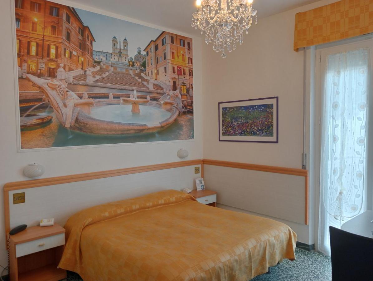 Rosa Meuble Hotel 3*